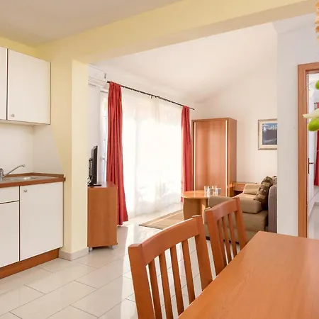 公寓 Amazing Apartment In Baska Voda