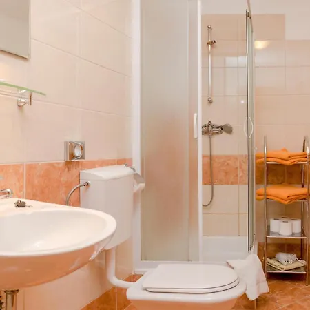 公寓 Amazing Apartment In Baska Voda